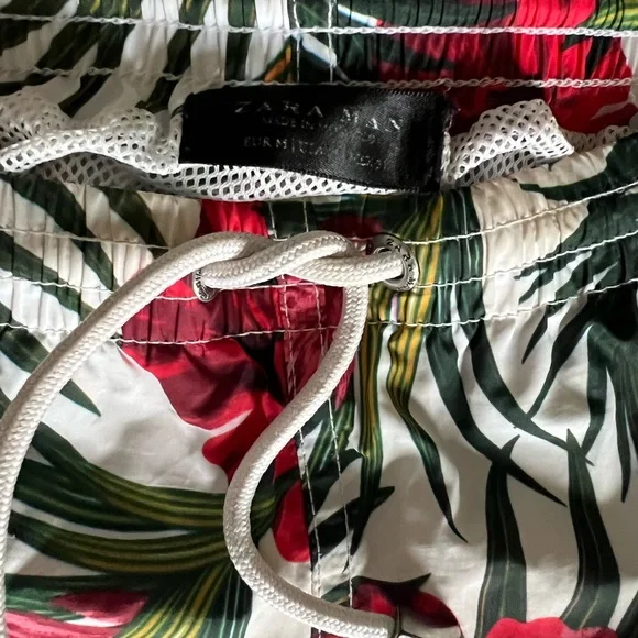 ZARA MAN flower print swim trunks. Size M. - Picture 3 of 3